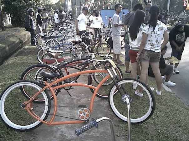 Lowrider Bike Girls Indonesia Rest up parking all kind of bike in the 